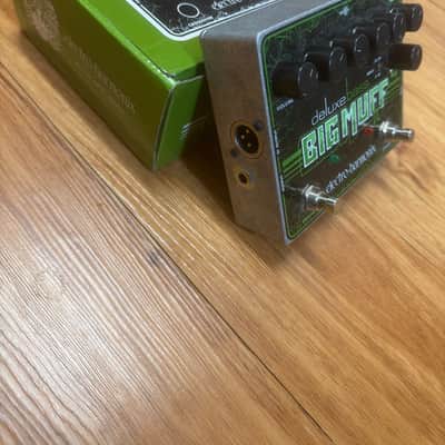 Electro-Harmonix Deluxe Bass Big Muff Pi Distortion / Sustainer 2012 - Present - Black / Green image 2