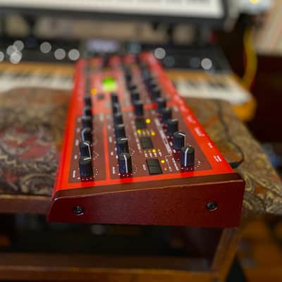 Access Virus Classic Desktop Digital Synthesizer 2002 - Red / Black image 4
