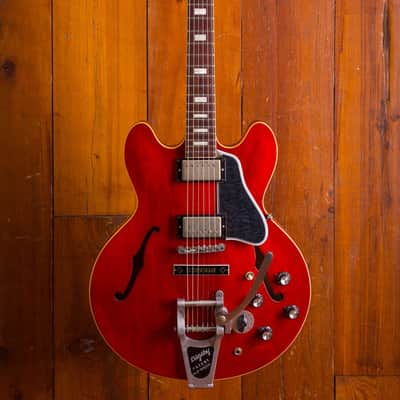 Gibson Custom Shop ES-335 '63 Reissue w/ Varitone and Bigsby 2018 Cherry image 2