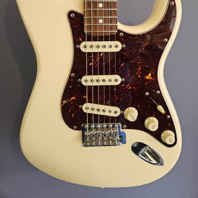 Fender American Special Stratocaster 2017 - Olympic White image 2