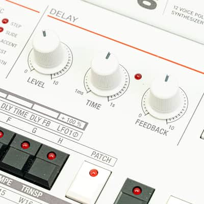 UDO Super 6 Desktop Hybrid Polyphonic Synthesizer with Box Rack Ears Bag image 8