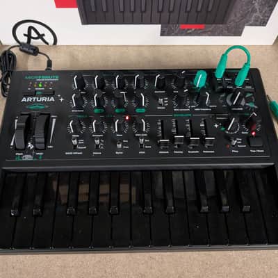 Arturia Microbrute UFO image 2
