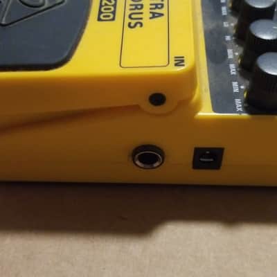 Behringer UC200 Ultimate Stereo Chorus pedal with box and manual image 4