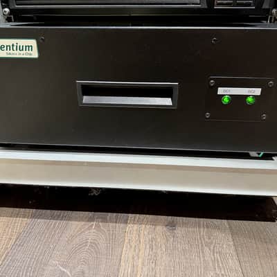 Silentium AcoustiRACK 33U Soundproof 19" Rackmount Cabinets image 8