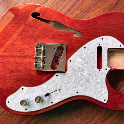 Squier Classic Vibe 60s Thinline Telecaster Body w/Pickguard, Bridge and Neckplate image 3