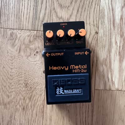 Boss HM-2W Heavy Metal Waza Craft black