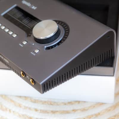 Universal Audio Apollo x4 with Extra Plug-ins, QUAD Heritage Edition Thunderbolt 3 Audio Interface 2020 - Present - Gray image 6
