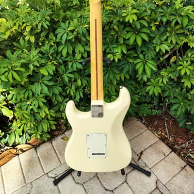 Fender American Standard Strat Stratocaster Olympic White *UNPLAYED* 2011 image 11