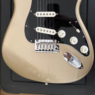 2006 Fender Strat 60th Diamond Anniversary Limited Edition Made in USA - Collectors Guitar image 3