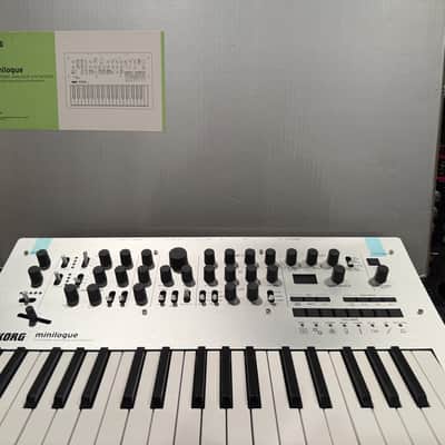 Korg Minilogue 4-Voice Polyphonic Analog Synthesizer 2016 - Present - Silver