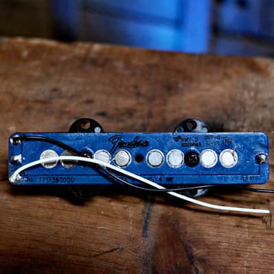 Fender Ultra Noiseless J-Bass Vintage Pickups - 4-String - Bridge & Neck image 4