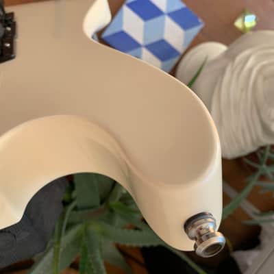 Kramer NightSwan - 1989 Cream / White image 6