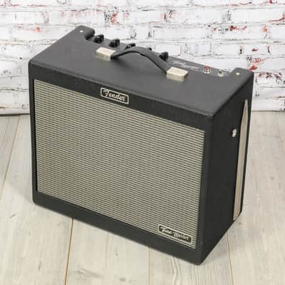 Fender -Tone Master FR-10 1x10" 1000W Solid-State Powered Speaker - USED image 2