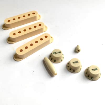 Cream Aged Relic Green Fonts Reissue Fender Strat Pickup Covers 3 Knobs Full Set image 1