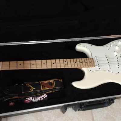 Fender American Standard Stratocaster Olympic White w/ Maple Fretboard image 2