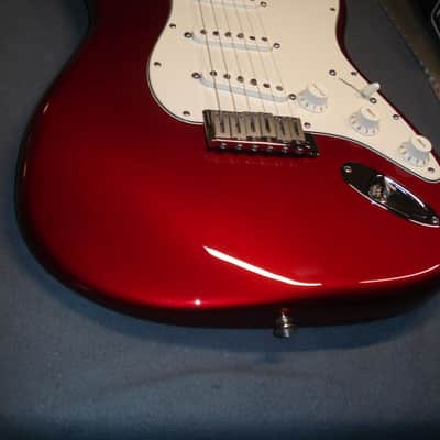 Fender American Special Stratocaster 2012 - Candy Apple Red image 2