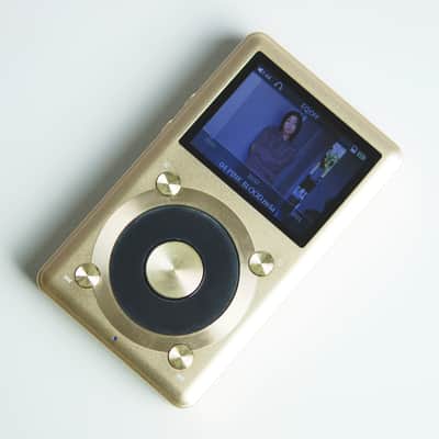 FiiO X1 High Resolution Lossless Music Player (Gold) in Excellent Condition image 1