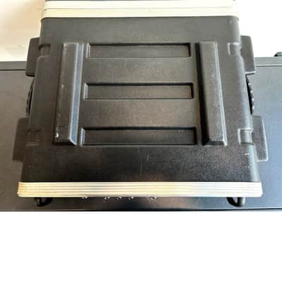 Hartke LH1000 - Bass Amplifier - Black - Good w/ rack-mounted in flight case image 3
