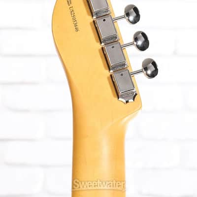 Fender American Professional Classic Telecaster Electric Guitar - 3-color Sunburst (TeleAPCRSBd1) image 4