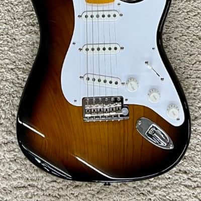 Fender 70th Anniversary American Vintage II 1954 Stratocaster®, 2-Color Sunburst image 1