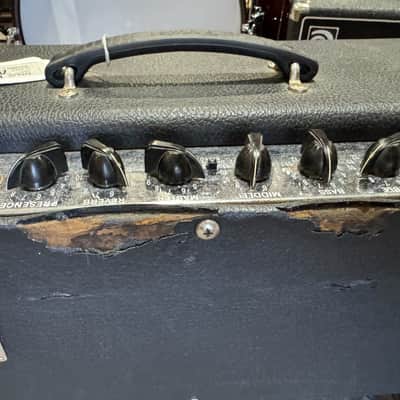 Fender Hot Rod Deluxe 3-Channel 40-Watt 112 1x12" Tube Guitar Combo Amplifier - Local Pickup Only image 4