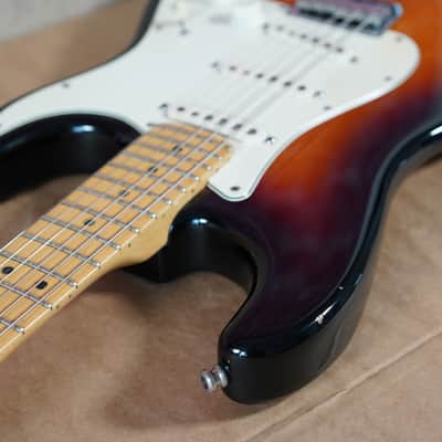 Fender USA Standard Stratocaster Hardtail (2001) + Hard Case image 6