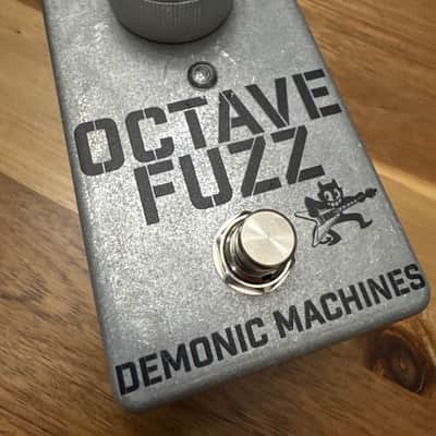 Smart People Factory Red Threat | Reverb