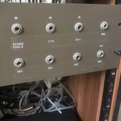 TR804 with 2x Maxi-Q image 3