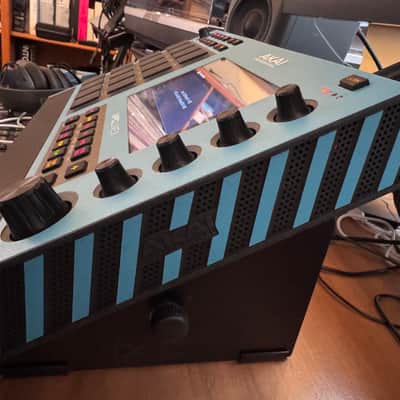 Akai MPC Live II with 1tb SSD and removeable skin image 4