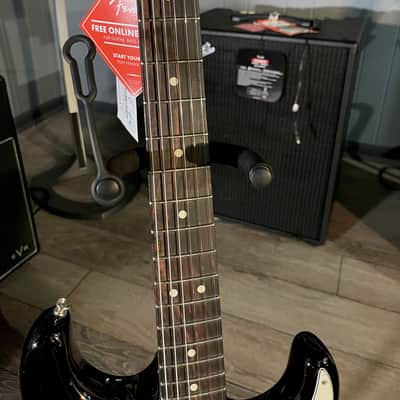 Fender American Performer Stratocaster HSS, Rosewood Fretboard, 3 Tone Sunburst image 4