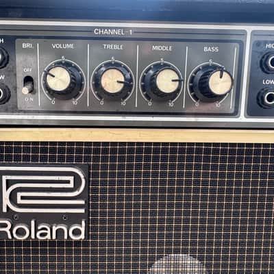Roland JC-120 Jazz Chorus 2-Channel 120-Watt 2x12" Guitar Combo made in Japan in1982 image 12