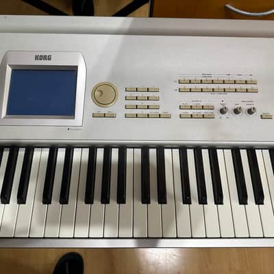 Korg Triton Studio 88-Key 120-Voice Polyphonic Workstation 2002 - 2005 - Silver image 4
