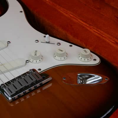 Fender American Stratocaster Plus 1987 Low E4 serial number. image 2