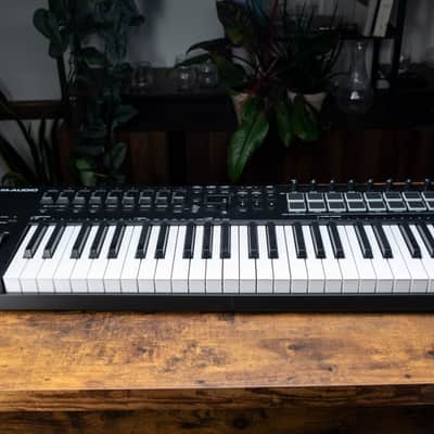 M-Audio Oxygen Pro 49 MIDI Keyboard Controller 2020 - Present - Black imagen 2