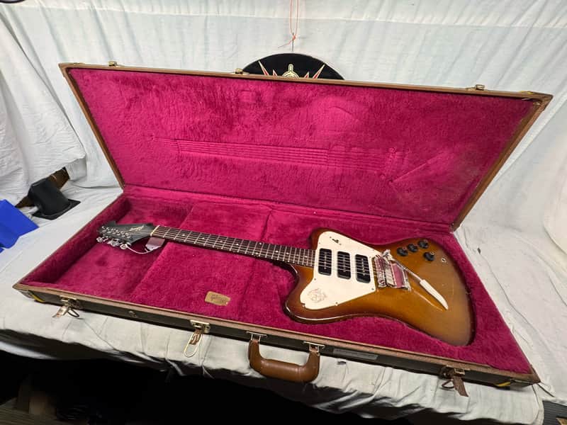 Gibson Firebird III 3 Non-Reverse Guitar with Case 1968 - Sunburst