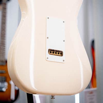 G&L Tribute Legacy White MP image 9