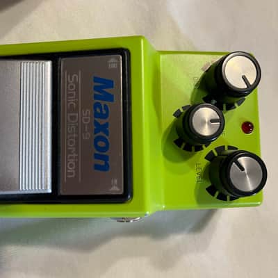 Maxon SD-9 Sonic Distortion 2010s - Neon Green image 3
