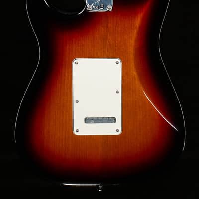 Fender Player Stratocaster HSS Pau Ferro Fingerboard 3-Color Sunburst (553) image 4
