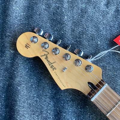 Fender Player Stratocaster Left-Handed PF Pau Ferro F2021 Black MX21202088 image 5