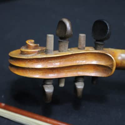 An Antique Unmarked Antonius Stradivarius Model Full Size 4/4 Violin, Bow & Case   # 17 V image 5