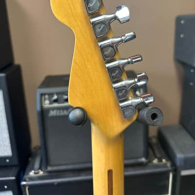 Fender Elite Stratocaster with Maple Fretboard 1983 - 1984 - Natural image 5