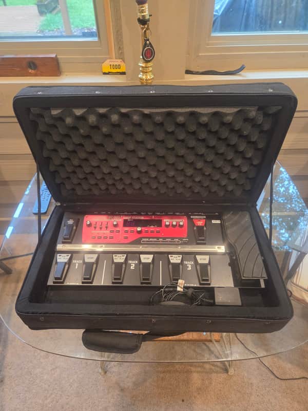 Boss RC-300 Loop Station with SKB Case, headphones and instrument cable