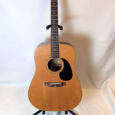 Lyle W465 Acoustic Guitar - Natural image 3