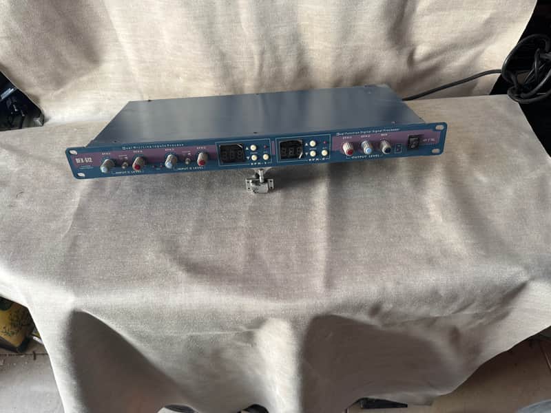 BTS DFX-512 dual digital signal processor effects rack image 1