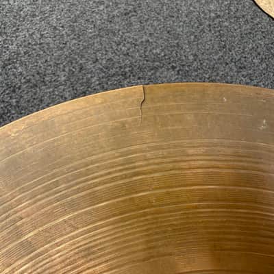 Paiste 16" 2002 Crash Cymbal 1980 - CRACKED image 2