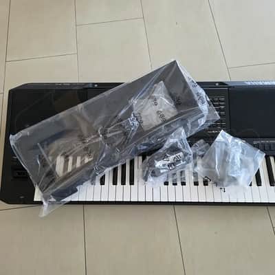 Yamaha PSR-SX700 61-Key Arranger Workstation image 10