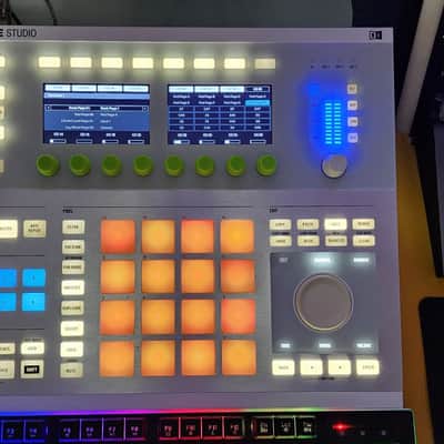 Native Instruments Maschine Studio - White image 1
