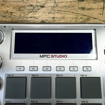Used Akai MPC Studio Music Production Controller V1 with Bag USB Cable and THE 809 MPC Expansion CD image 4