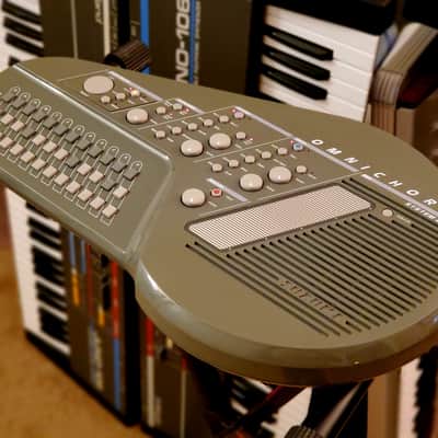 MUST SEE!!! SUZUKI OMNICHORD OM-200M (MIDI!) FULLY INSPECTED/SERVICED AND IN AMAZING CONDITION! image 2