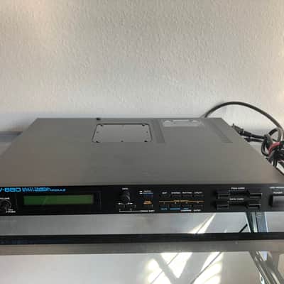 Roland JV-880 Multi Timbral Synthesizer Module 1992 - 1996 - Black